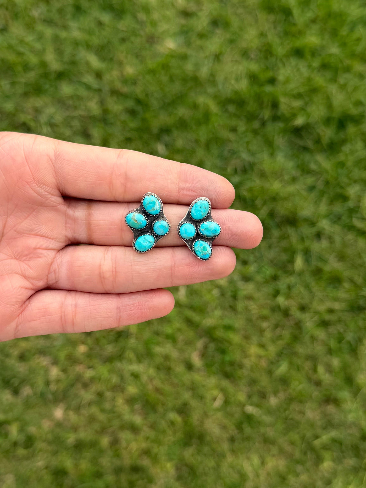 Half cluster earrings